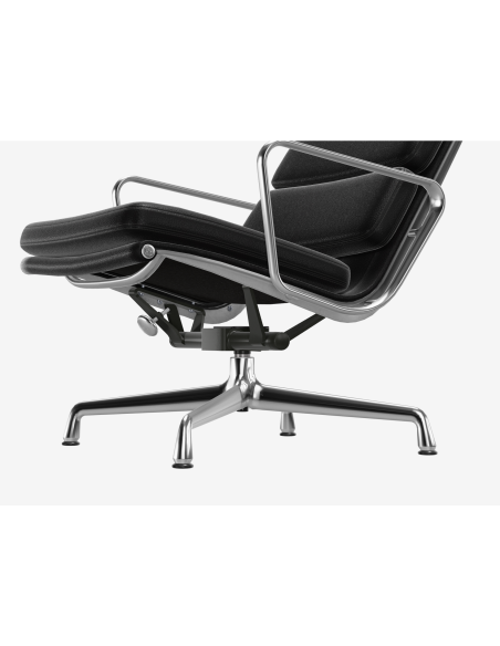 Eames Soft Pad Lounge Chair et ottoman EA222 et EA223 Charles & Ray Eames chrome et cuir noir