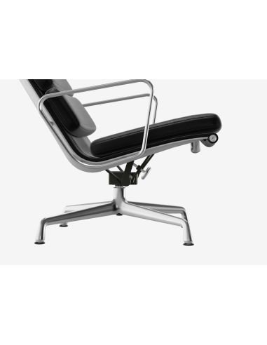 Eames Soft Pad Lounge Chair et ottoman EA222 et EA223 Charles & Ray Eames chrome et cuir noir