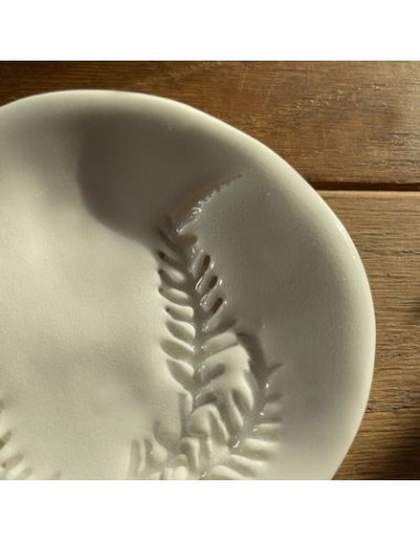 Coupelle en céramique crème motif fougère pour bouquets Totem Nature - Encens naturel de fumigation
