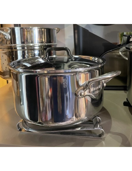 Cocotte Mauviel collection M'urban 3 24cm 2 poignées inox avec couvercle poignée en onyx noir brillant